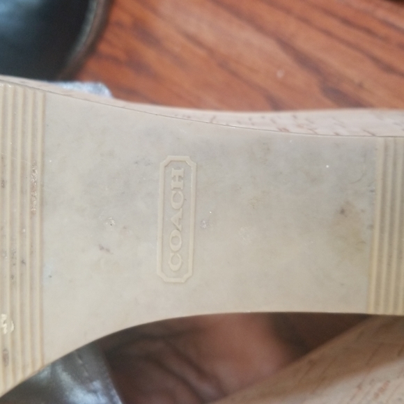 Joanne Coach sandals. Size 8 1/2 B - Picture 4 of 9